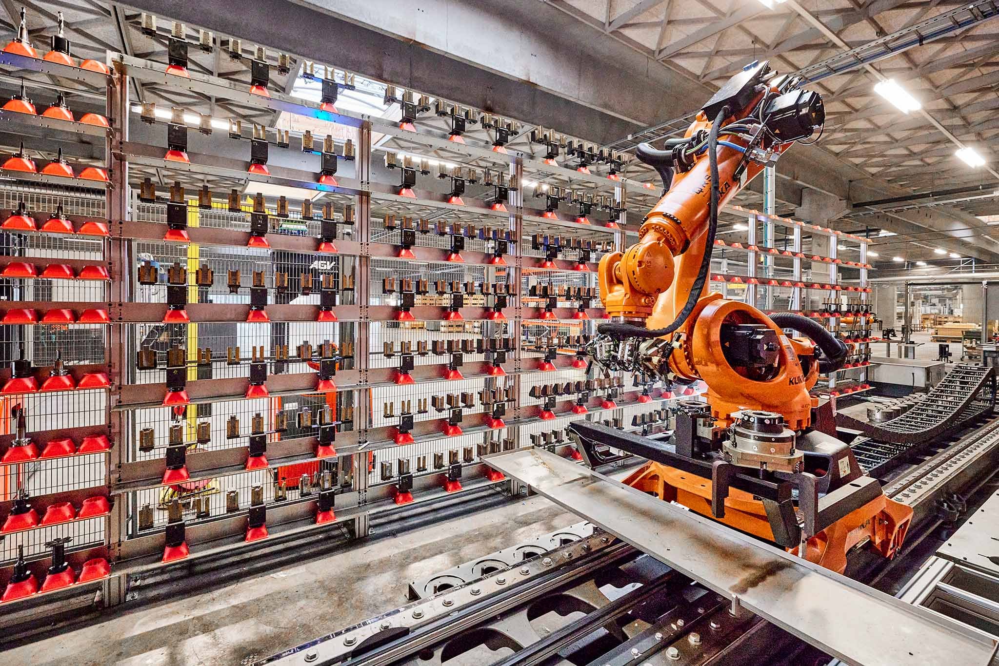 Multicut picking lane robot choosing tools